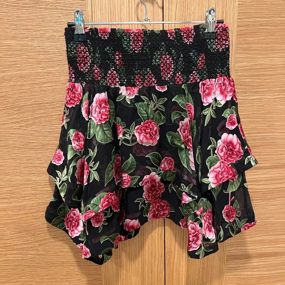 Alice and Olivia | Zarya Asymmetric Mini Skirt| Floral Silk Blend | Size 2 | NWT - Picture 4 of 7